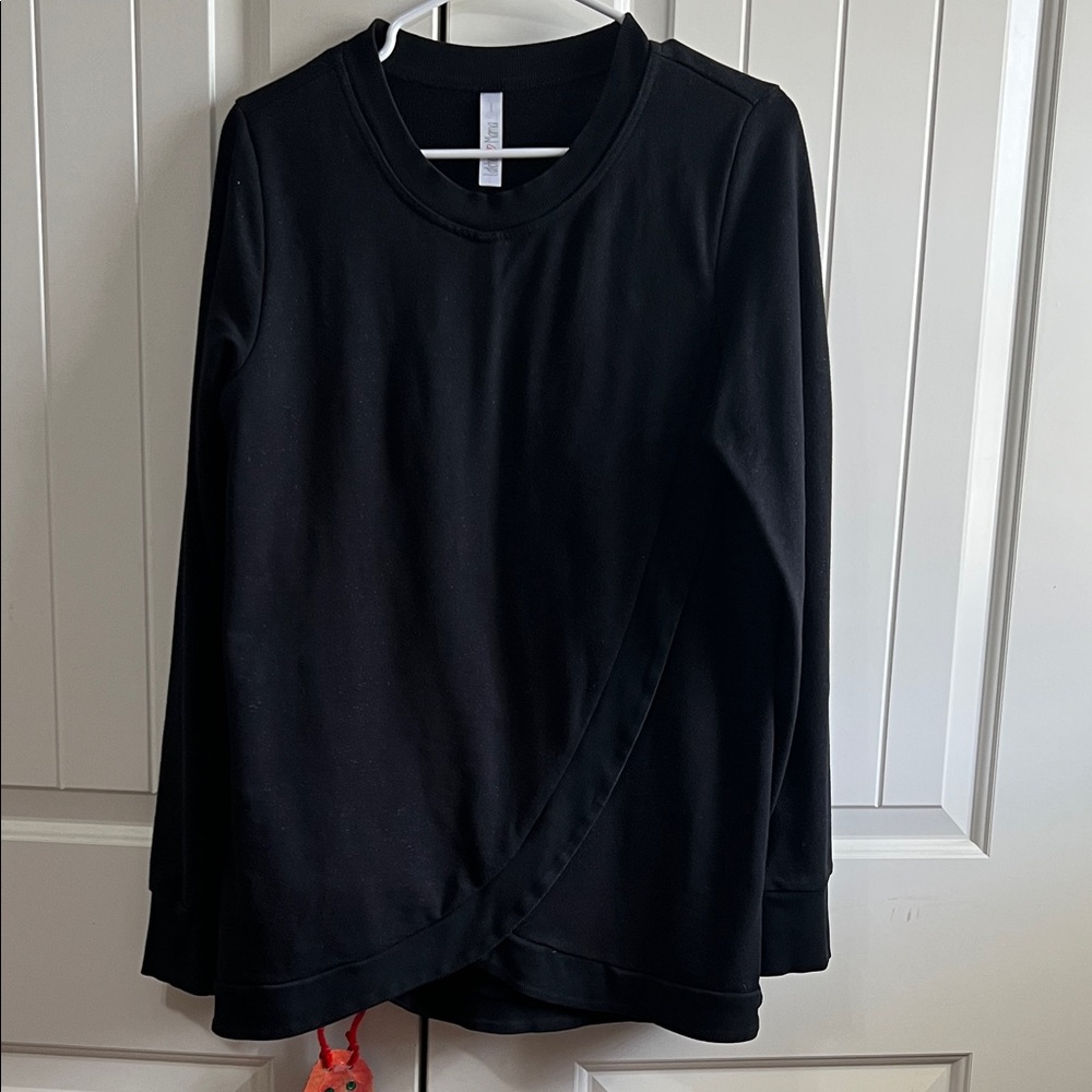 Latched Mama Black Petal Nursing Top with Gold Flecks